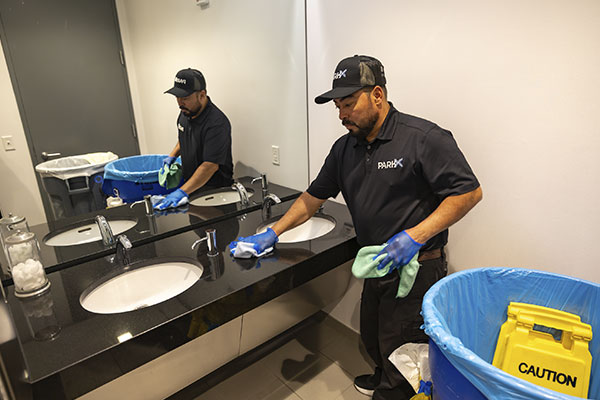 2-col-Janitorial-Night-Cleaning